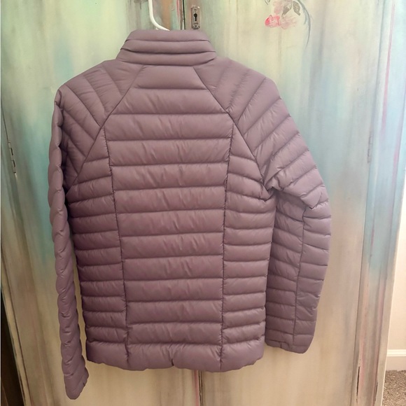 Patagonia Women's Down Concrete Purple Puffer Jacket - Picture 3 of 9